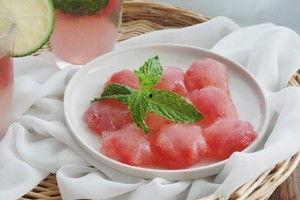 夏天吃小白瓜吃不吃籽,小白瓜去籽与留籽的口感大比拼