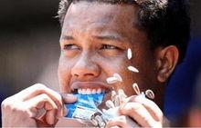 表哥吃瓜嗑瓜子,表哥吃瓜嗑瓜子的欢乐时光