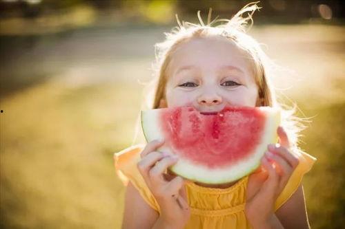 同款吃瓜宝贝,揭秘娱乐圈的甜蜜瓜田