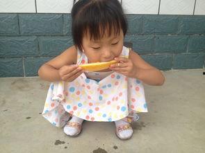 宝宝们吃瓜了视频,萌态十足引网友热议