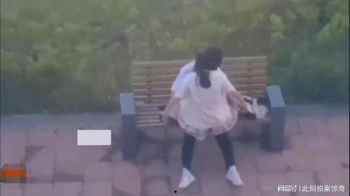 吃瓜校园情侣,甜蜜情侣的甜蜜日常