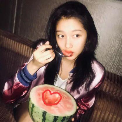 公费吃瓜关晓彤