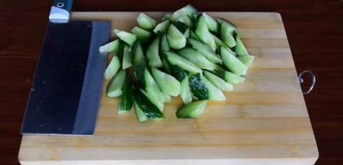 菜菜牙签吃瓜,揭秘娱乐圈幕后故事