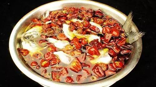 鱼摆摆吃瓜馆,探寻地道美食的味蕾之旅